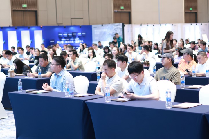 一场发布会，一场千人狂欢嘉年华 | 2025万磊广佛千人行完满成功