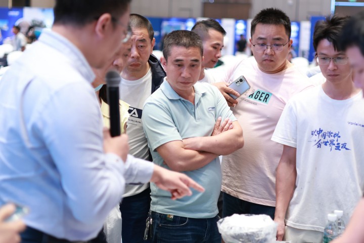 一场发布会，一场千人狂欢嘉年华 | 2025万磊广佛千人行完满成功